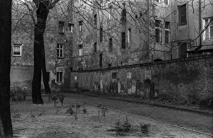 GDR, Berlin, 05. 03. 1988, old Jewish cemetery in the Grosse Hamburger Strasse