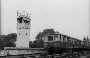 GDR, Berlin, 07. 06. 1990, border guards at the Liesenbruecke