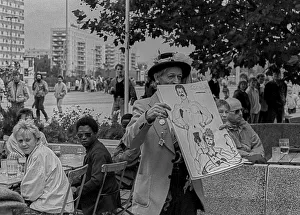 GDR, Berlin, 07. 10. 1988, the nightingale of Ramersdorf (actor Friedrich Steinhauer) with harmonica