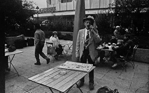 GDR, Berlin, 07. 10. 1988, the nightingale of Ramersdorf (actor Friedrich Steinhauer) with harmonica