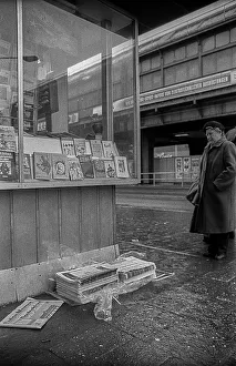 GDR, Berlin, 07.03.1990, newspaper kiosk at the S