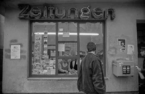 GDR, Berlin, 07.03.1990, newspaper kiosk in Schoeneweide