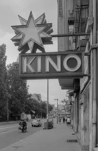 GDR, Berlin, 08.06.1990, Kino Blauer Stern