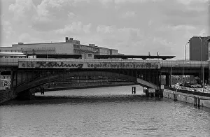 GDR, Berlin, 08.06.1990, S-Bahn bridge over the Spree