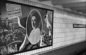 GDR, Berlin, 09. 07. 1989, Rosa-Luxemburg-Platz underground station