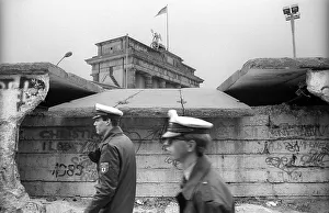 GDR, Berlin, 10. 03. 1990, West Berlin police officers