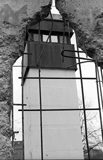 GDR, Berlin, 11. 01. 1990, watchtower