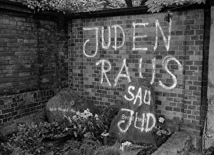 GDR, Berlin, 12 May 1990, demonstration/ rally against desecration of Brecht's grave