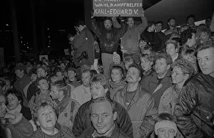 GDR, Berlin, 12.01.1990, demonstration in front of the Peoples Chamber (mainly against the Ministry for State Security)