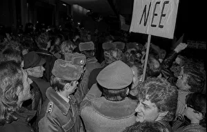 GDR, Berlin, 12.01.1990, demonstration in front of the Peoples Chamber (mainly against the Ministry for State Security)