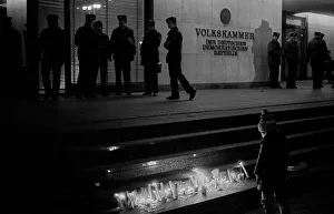 GDR, Berlin, 12.01.1990, demonstration in front of the Peoples Chamber (mainly against the Ministry for State Security)