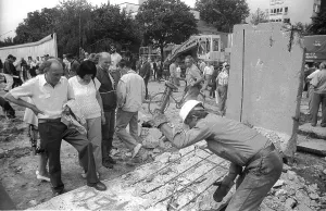 GDR, Berlin, 13 June 1990, demolition of the Wall on Bernauer Strasse