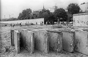GDR, Berlin, 13 June 1990, demolition of the Wall on the historic Bernauer Strasse