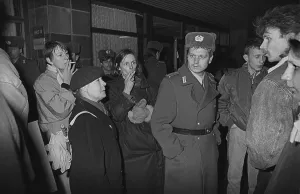 GDR, Berlin, 15. 01. 1990, occupation of the Stasi headquarters in Normannenstrasse