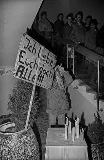 GDR, Berlin, 15.01.1990, Occupation of the Stasi headquarters in Normannenstrasse