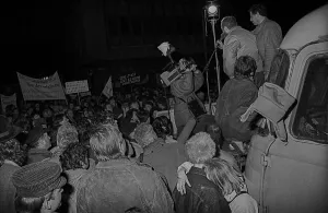 GDR, Berlin, 15.01.1990, occupation of the Stasi headquarters in Normannenstrasse