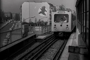 GDR, Berlin, 17. 4. 1988, underground station Dimitroffstrasse (today Eberswalder Strasse) in Schoenhauser Allee