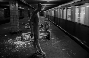 GDR, Berlin, 17 June 1990, Oranienburger Strasse S-Bahn station
