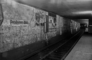 GDR, Berlin, 17 June 1990, Potsdamer Platz S-Bahn station