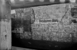GDR, Berlin, 17 June 1990, Potsdamer Platz S-Bahn station