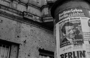 GDR, Berlin, 20.03.1990, election poster on an advertising pillar in the street at Monbijoupark