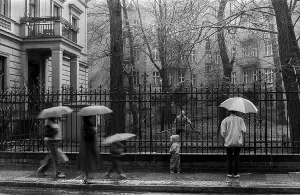 GDR, Berlin, 22. 3. 1988, Sophienstrasse in the rain