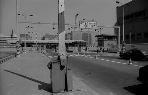 GDR, Berlin, 22 May 1990, GDR border crossing at Check Point Charlie