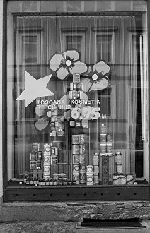 GDR, Berlin, 22 May 1990, Shop window decoration
