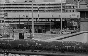 GDR, Berlin, 22 May 1990, the Wall at the GDR border crossing Check Point Charlie