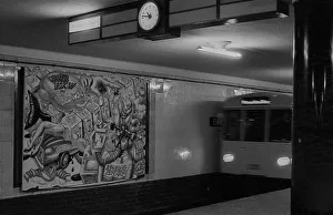 GDR, Berlin, 24.04.1990, Art on the Bernauer Strasse Underground Station (Art instead of Advertising)