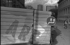 GDR, Berlin, 25. 03. 1989, artistically designed building fence