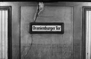 GDR, Berlin, 29 May 1990, Oranienburger Tor underground station (U6)
