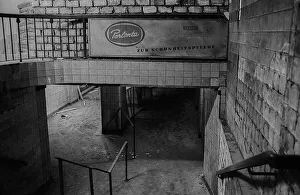GDR, Berlin, 29 May 1990, Stadtmitte underground station (now U6)