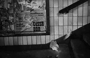 GDR, Berlin, 29 May 1990, Stadtmitte underground station (now U6)