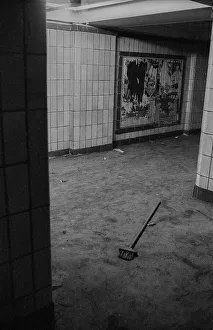 GDR, Berlin, 29 May 1990, Stadtmitte underground station (now U6)