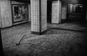 GDR, Berlin, 29 May 1990, Stadtmitte underground station (now U6)