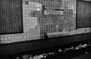 GDR, Berlin, 29 May 1990, Stadtmitte underground station (now U6)