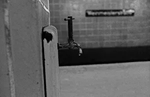 GDR, Berlin, 29 May 1990, underground station Weinmeisterstrasse (U8)