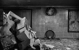 GDR, Berlin, 29 May 1990 ~~, Weinmeisterstrasse underground station (U8)