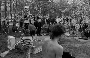 GDR, Berlin, 30.04.1990, 1st Walpurgis Night on Kollwitzplatz