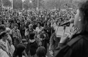 GDR, Berlin, 30.04.1990, 1st Walpurgis Night on Kollwitzplatz