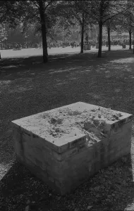 GDR, Berlin, 30.04.1990, Memorial pedestal in the Lustgarten