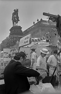 GDR, Berlin, 30.04.1990, Spring festival on the Bebelplatz