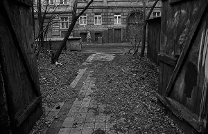 GDR, Berlin, 8.1.1990, driveway in Mulackstrasse (corner of Gormannstrasse)