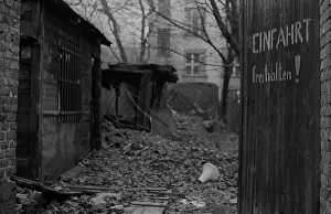 GDR, Berlin, 8.1.1990, driveway in Mulackstrasse (corner Gormannstrasse)