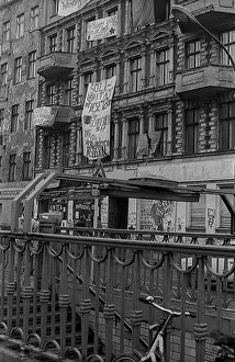 GDR, Berlin, 8.1.1990, first squatted house in East Berlin in Schoenhauser Allee