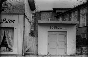 GDR, Binz, 04. 11. 1988, salon, shooting hall