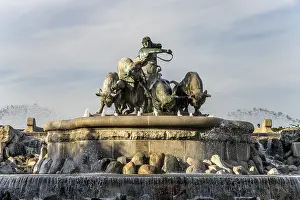 Category Scandinavia Prints: The Gefion Fountain (Gefionspringvandet) at the harbour in Copenhagen