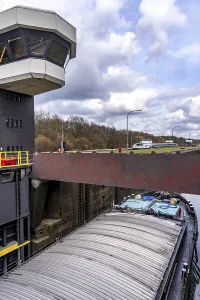 The Gelsenkirchen lock, double lock in the Rhine-Herne Canal