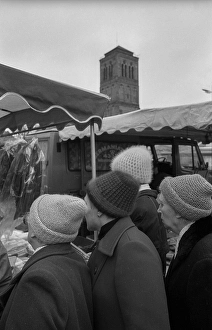 Germany, Anklam, 16.01.1992, Mecklenburg Women's... Anklam, weekly market market, woman, Europe